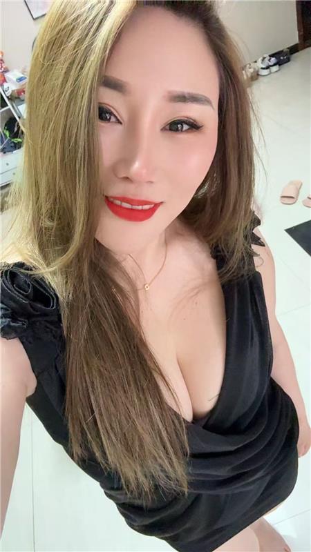 陕西-西安大保健二刷南郊巨乳少妇-1.jpg